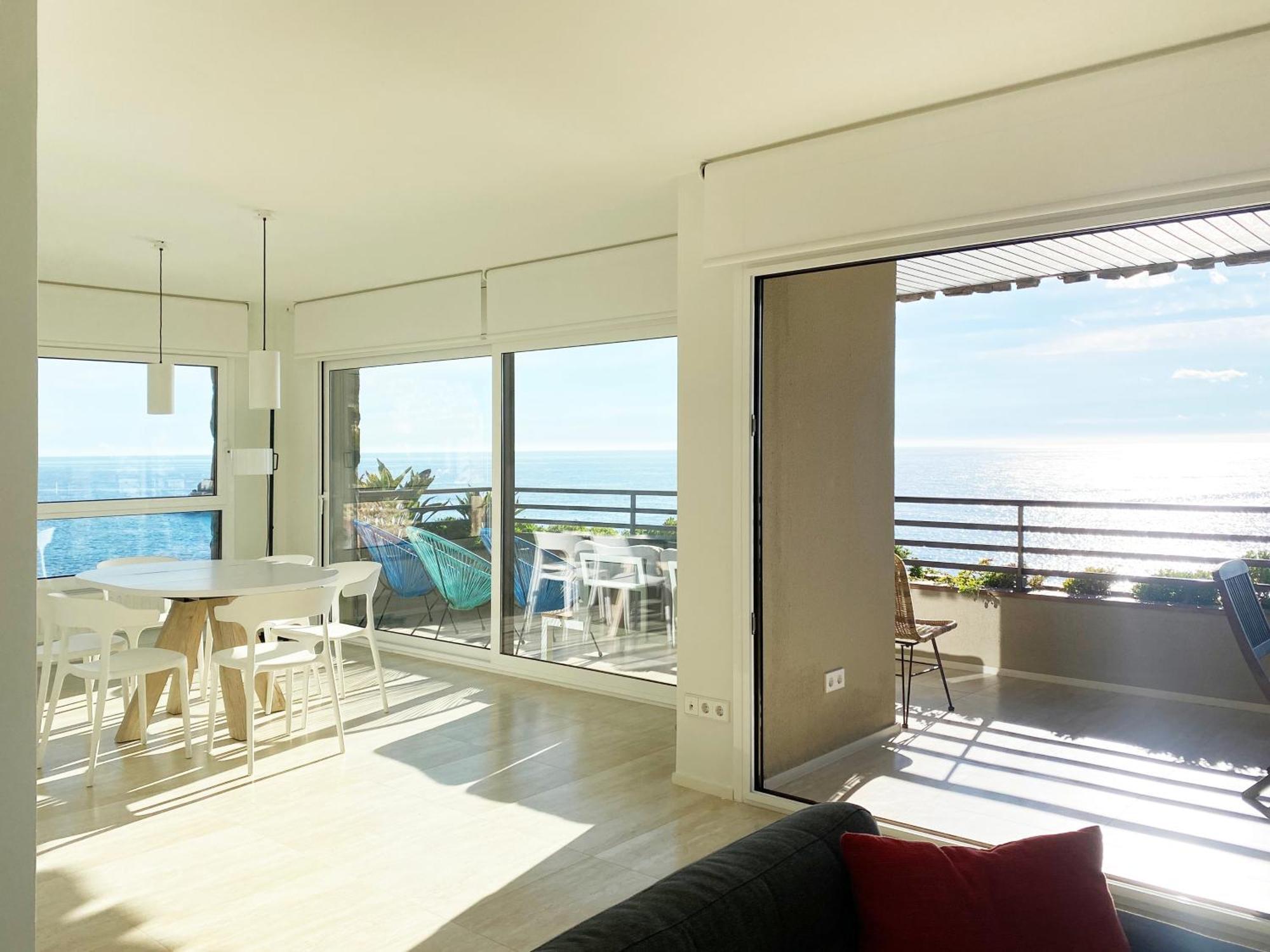 Magnificent Apartment At The Sea Front Of ตอสซาเดมาร์ ภายนอก รูปภาพ