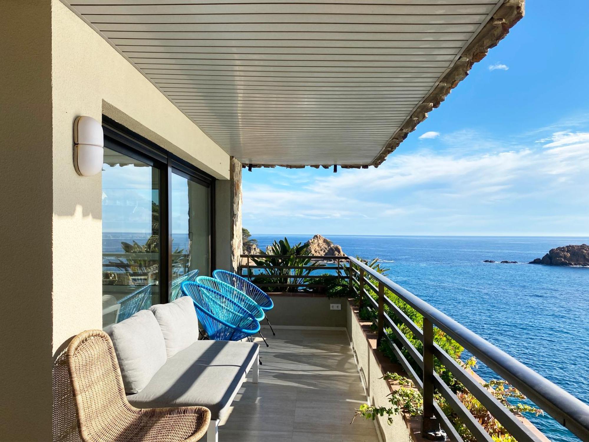 Magnificent Apartment At The Sea Front Of ตอสซาเดมาร์ ภายนอก รูปภาพ