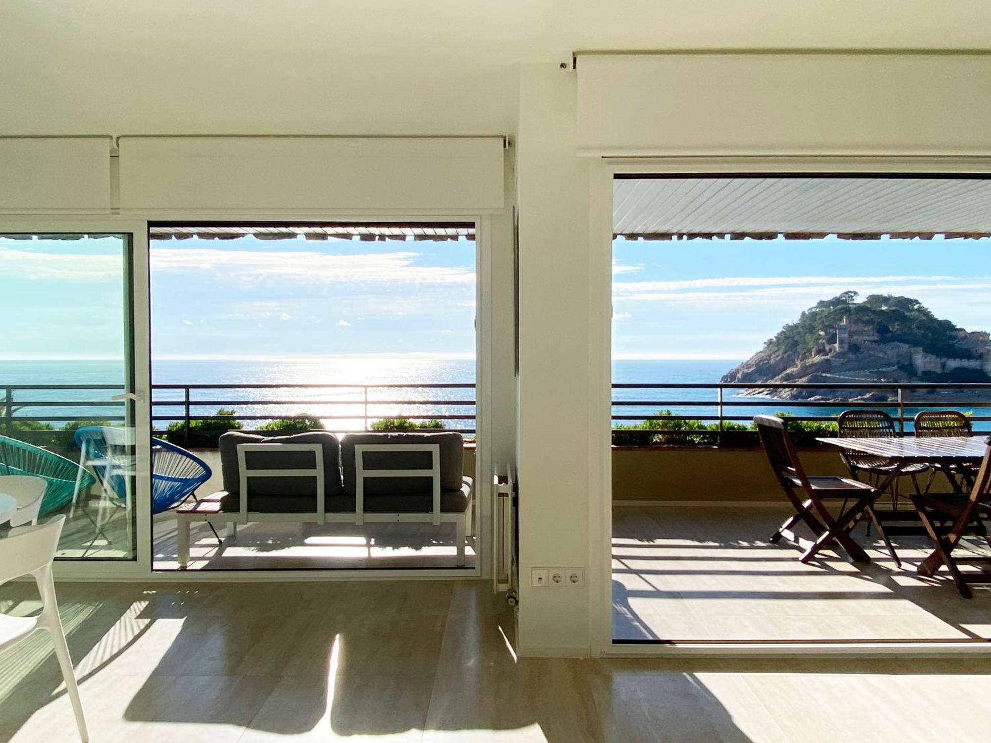 Magnificent Apartment At The Sea Front Of ตอสซาเดมาร์ ภายนอก รูปภาพ