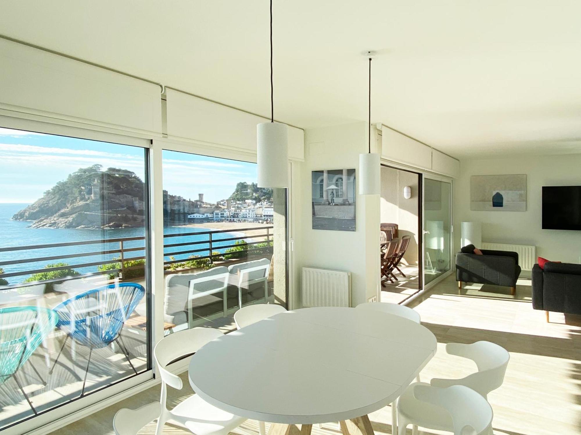 Magnificent Apartment At The Sea Front Of ตอสซาเดมาร์ ภายนอก รูปภาพ