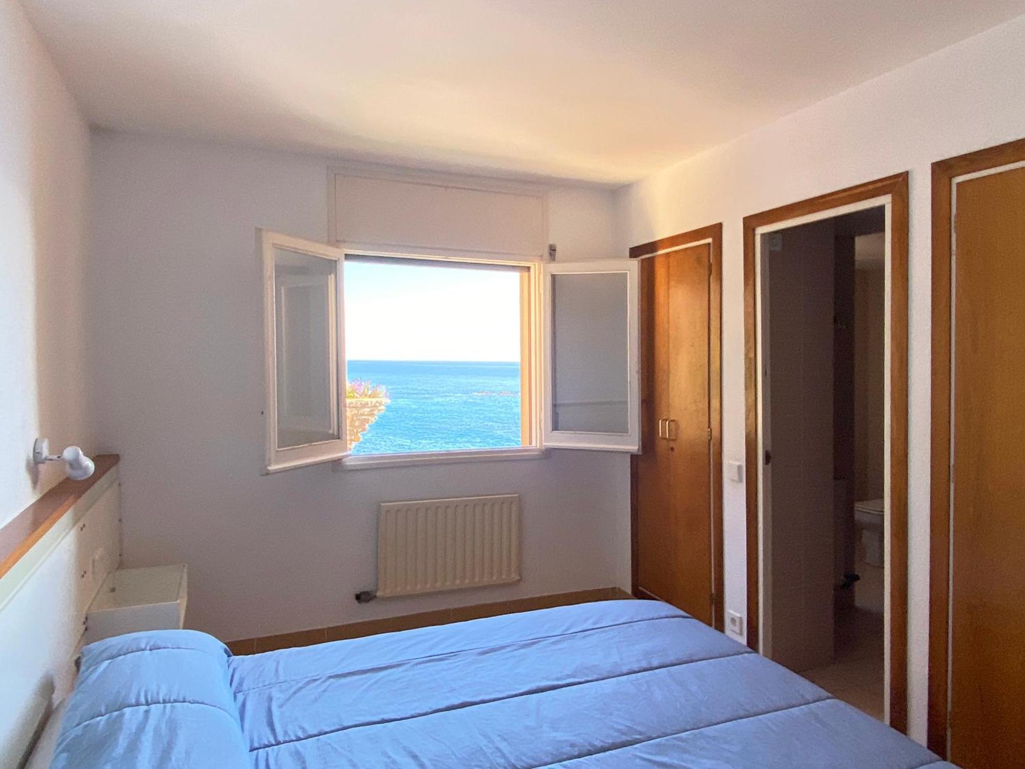 Magnificent Apartment At The Sea Front Of ตอสซาเดมาร์ ภายนอก รูปภาพ