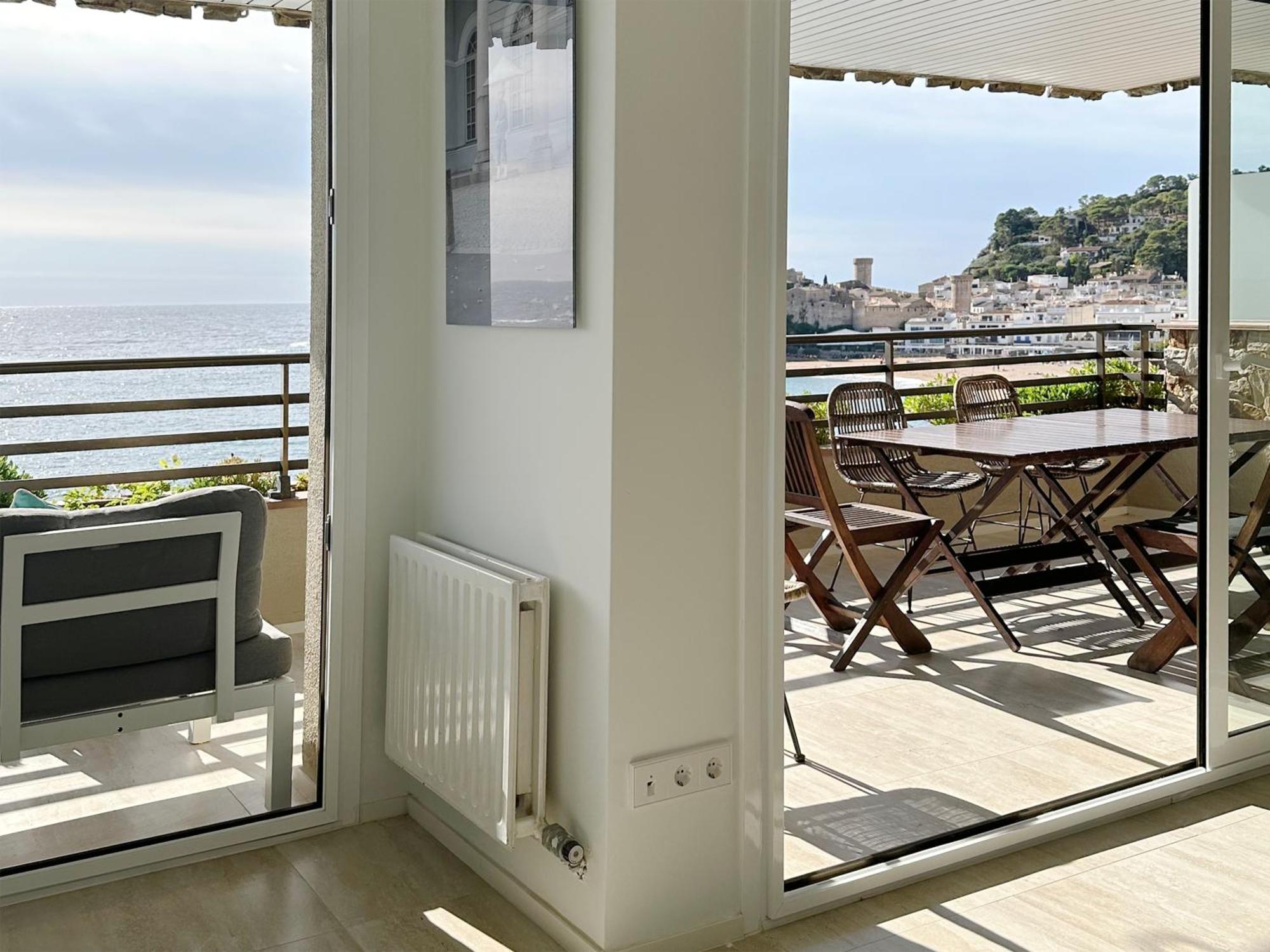Magnificent Apartment At The Sea Front Of ตอสซาเดมาร์ ภายนอก รูปภาพ