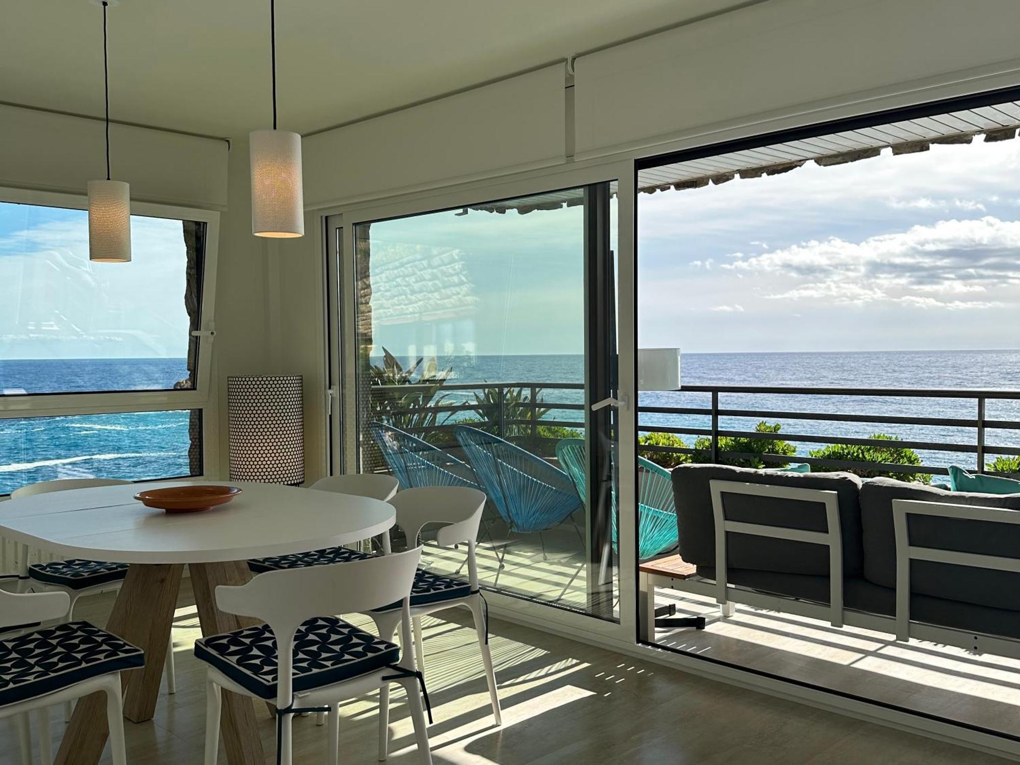 Magnificent Apartment At The Sea Front Of ตอสซาเดมาร์ ภายนอก รูปภาพ